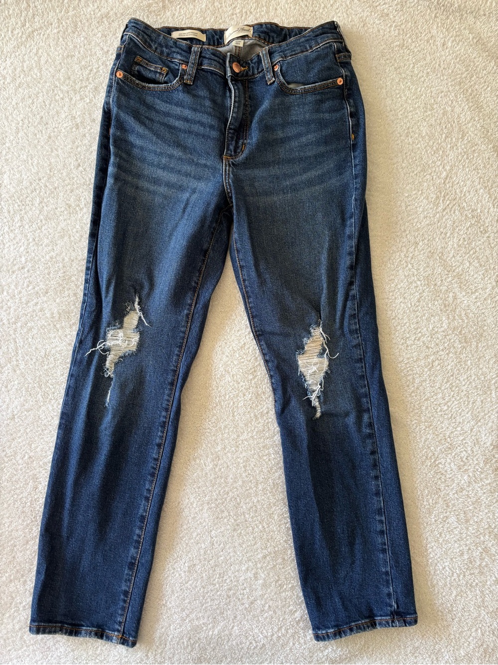 Universal Thread Women’s Dark Blue Distressed High Rise Slim Straight Jeans